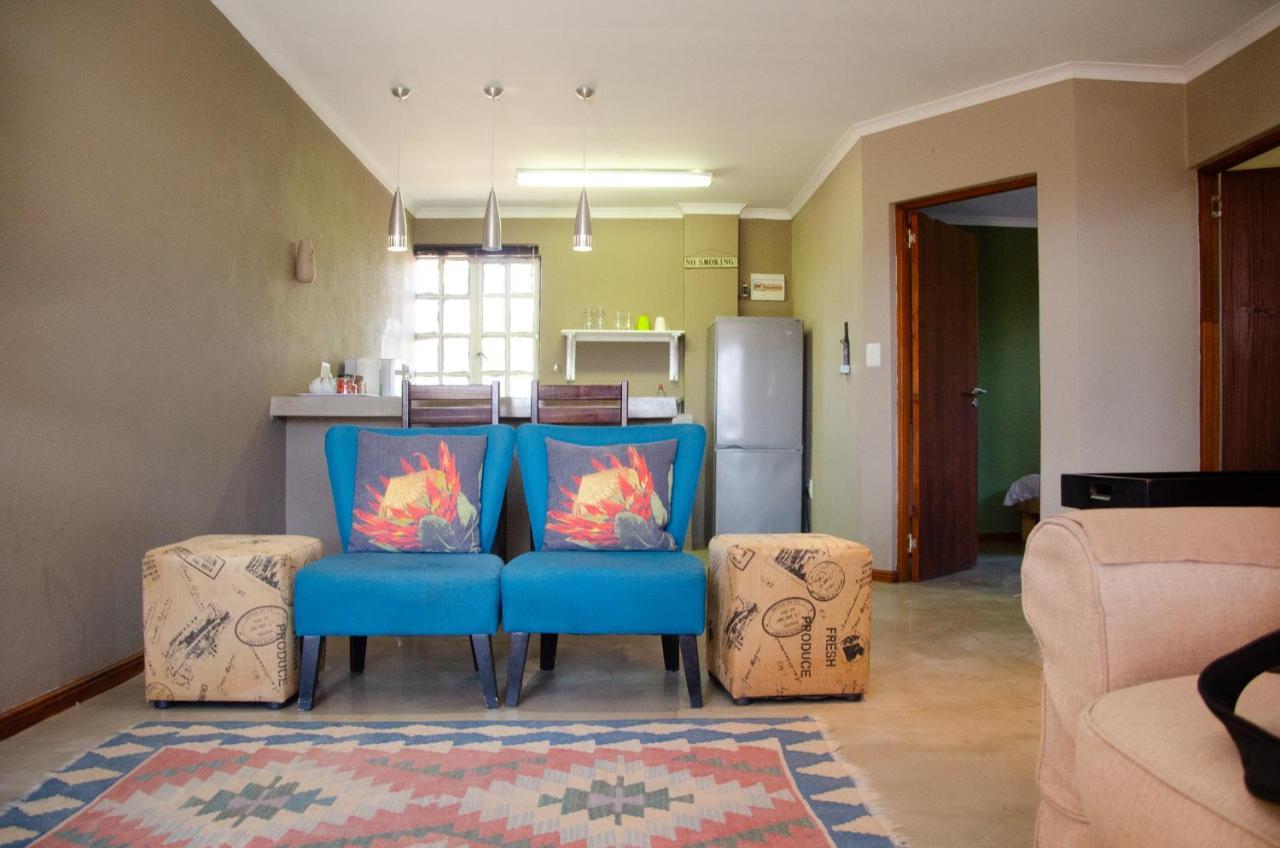 Desert Dew Guest House Hutchinson Esterno foto
