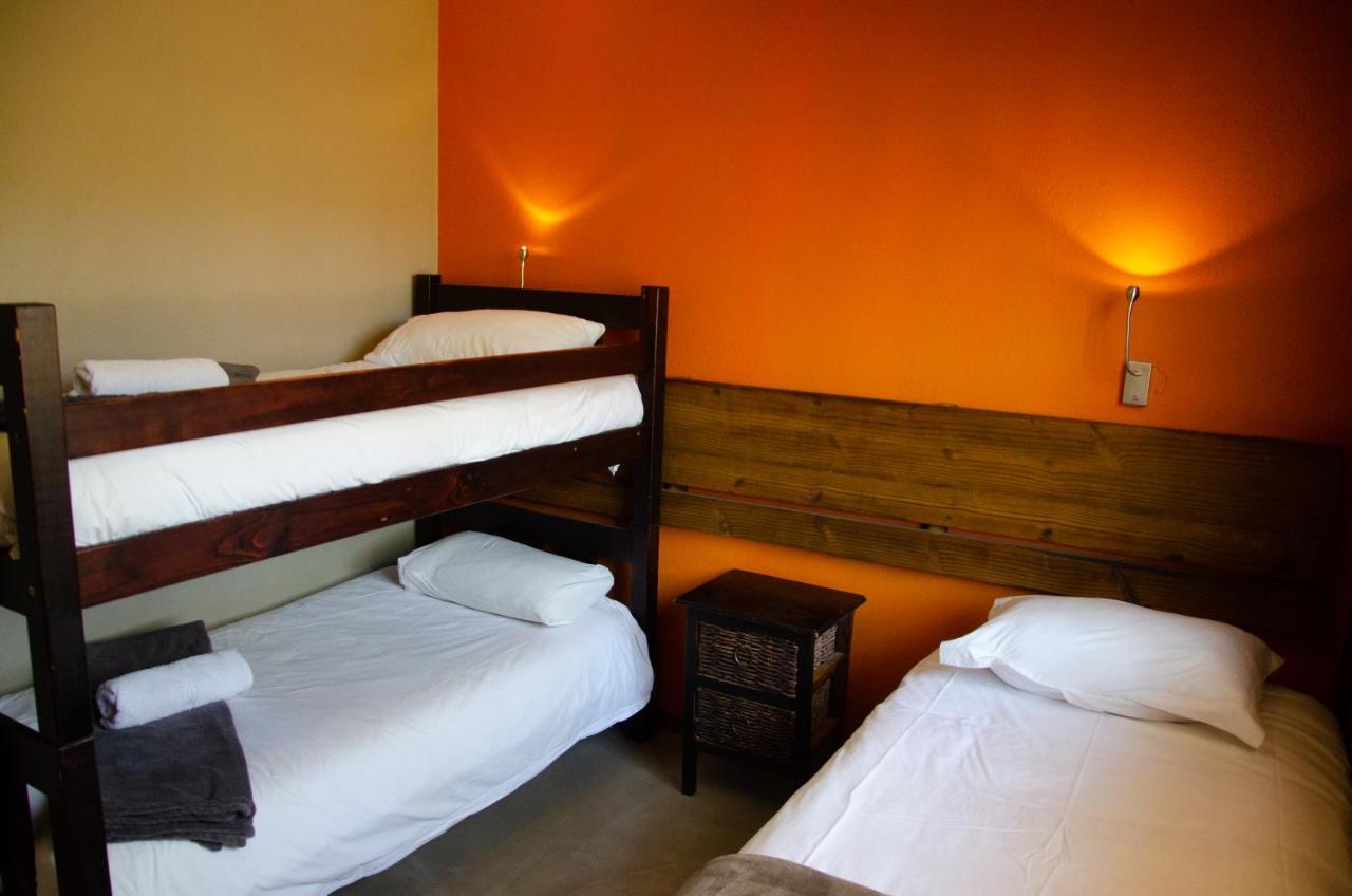 Desert Dew Guest House Hutchinson Esterno foto