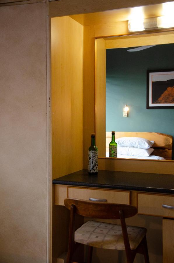 Desert Dew Guest House Hutchinson Esterno foto