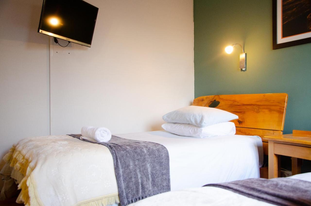 Desert Dew Guest House Hutchinson Esterno foto